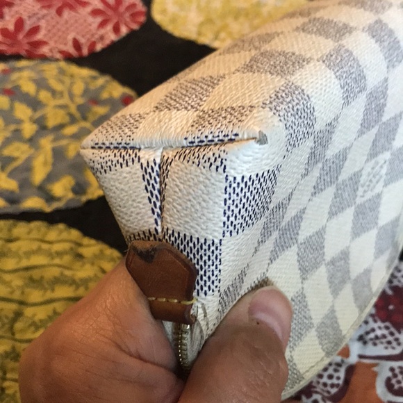 Louis Vuitton Damier Azur Cosmetic Case - Picture 8 of 14